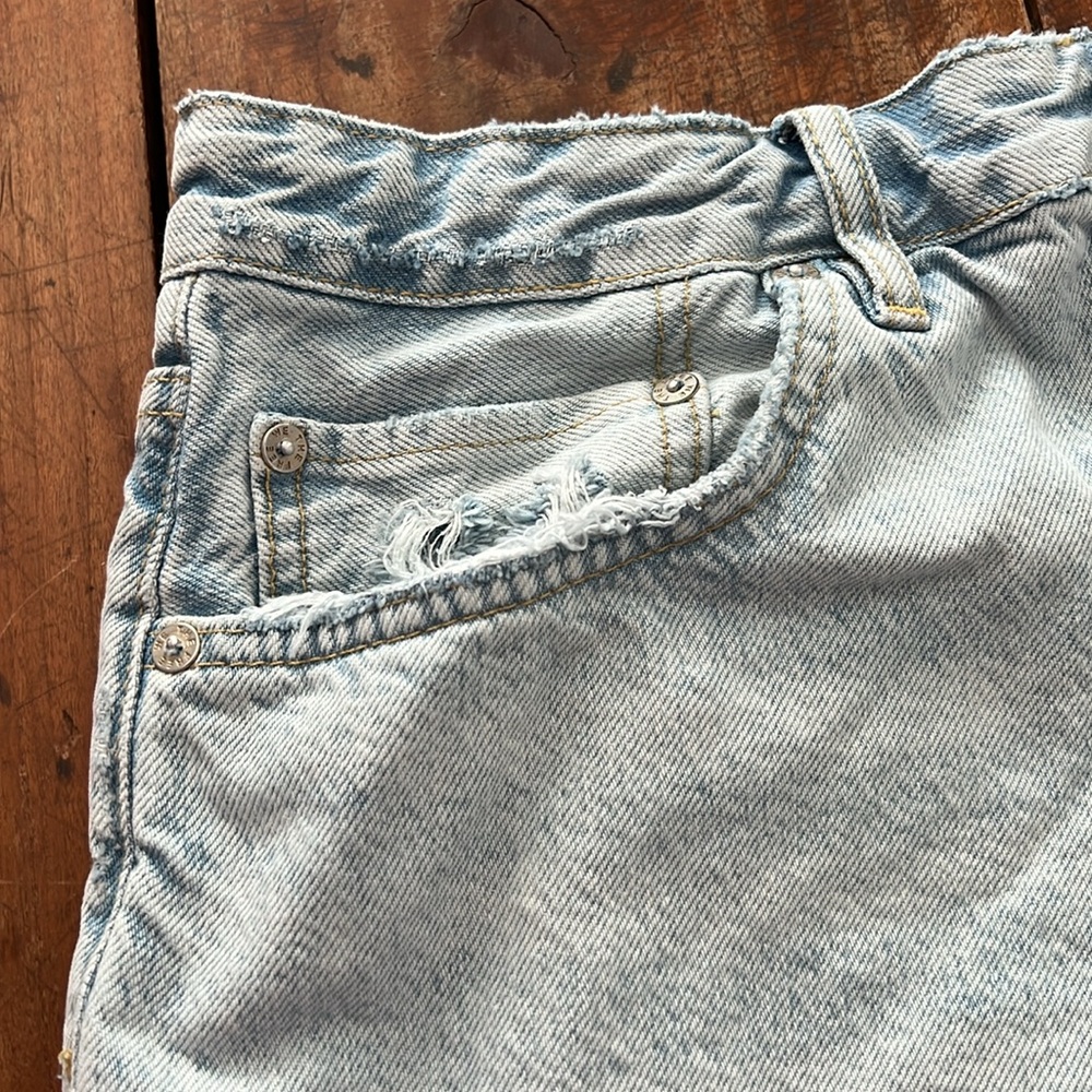 We the Free Free People Twenty-Nine Blue Denim Jeans Pants -  Size 29. Inseam 3” - Picture 3 of 7
